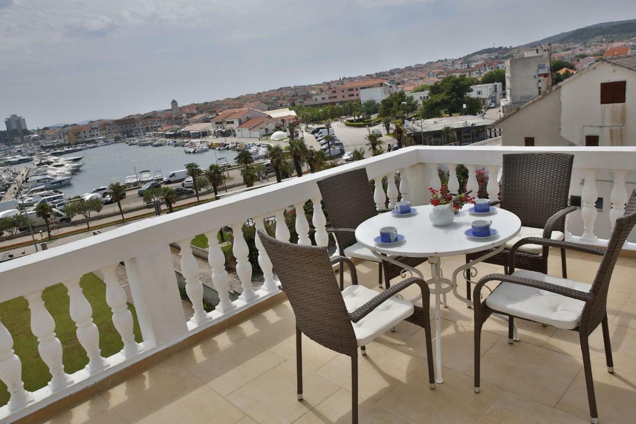 Apartment And Rooms Villa Kolonada Vodice Buitenkant foto
