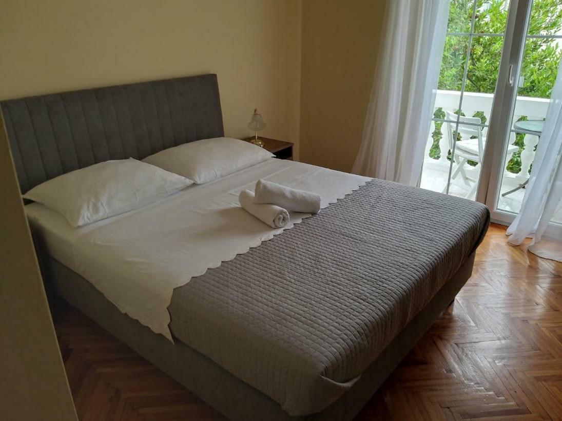 Apartment And Rooms Villa Kolonada Vodice Buitenkant foto